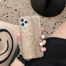画像をギャラリービューアに読み込む, パイソン iPhone case